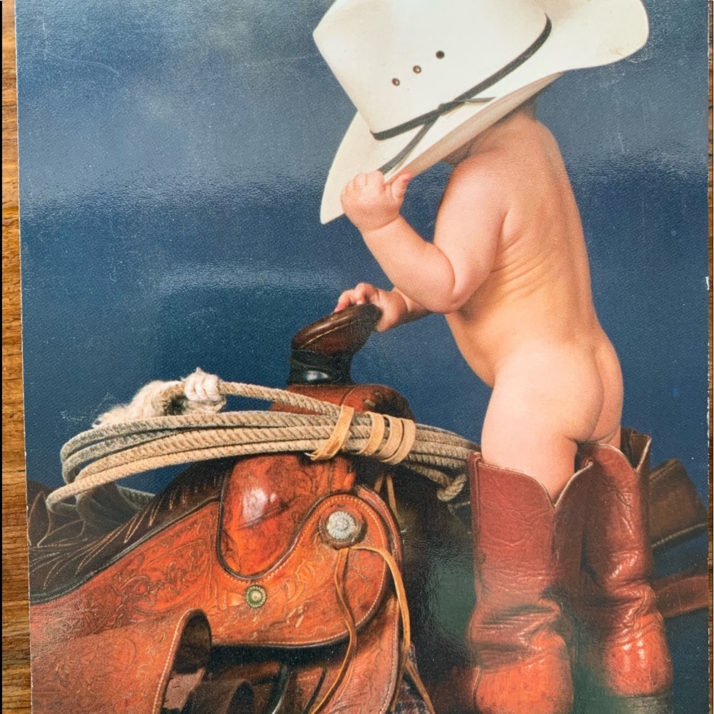 GOTTA GO POSHING...I HAVE NOTHING TO WEAR🤠